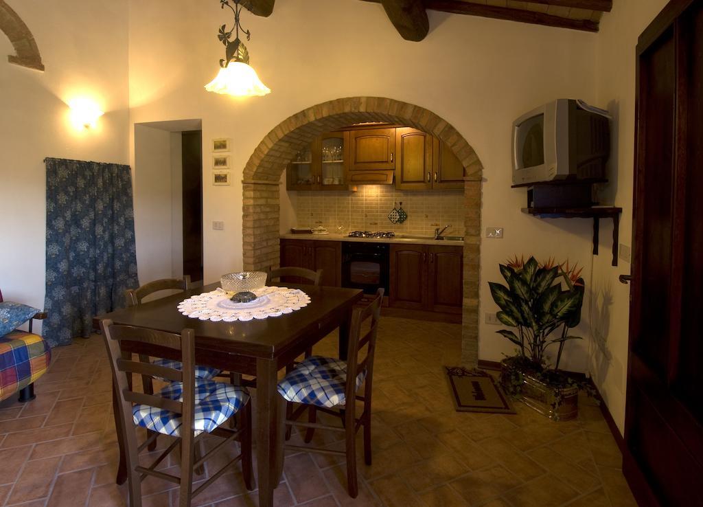 Appartamento Casa il Ponte Chianni Camera foto